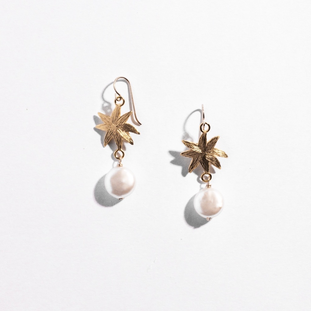 Elizabeth Showers Freshwater Pearl Drop Earrings